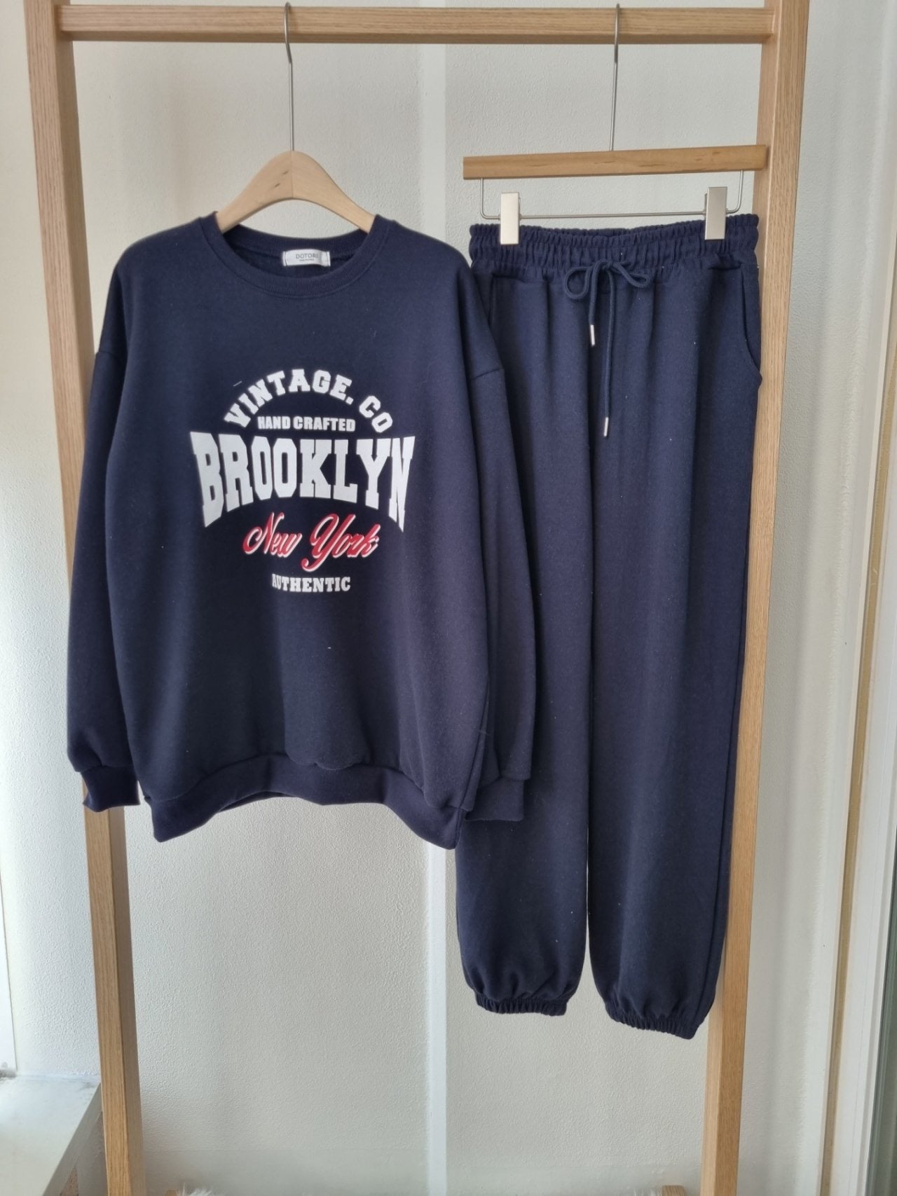 Brookyln Sweatshirt & Sweatpant Set