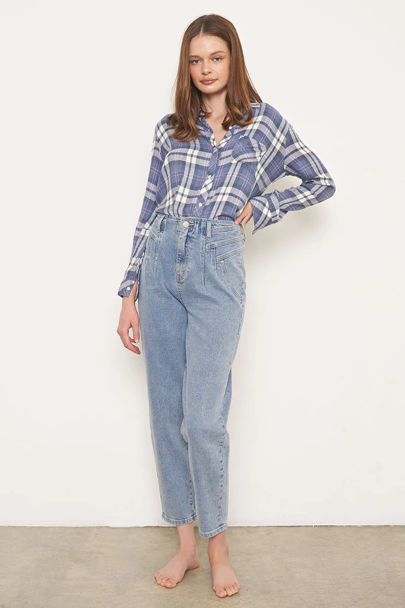 Loose Seamed Tapered Jeans