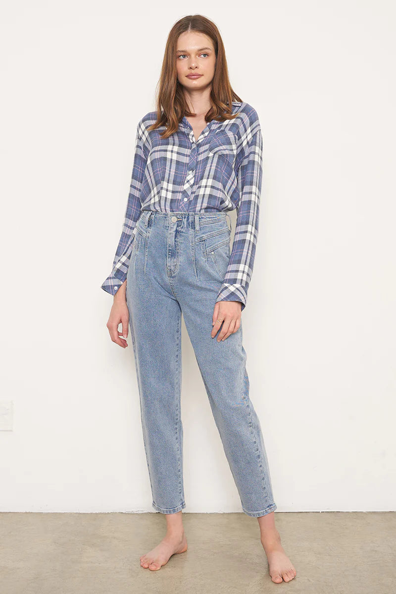 Loose Seamed Tapered Jeans