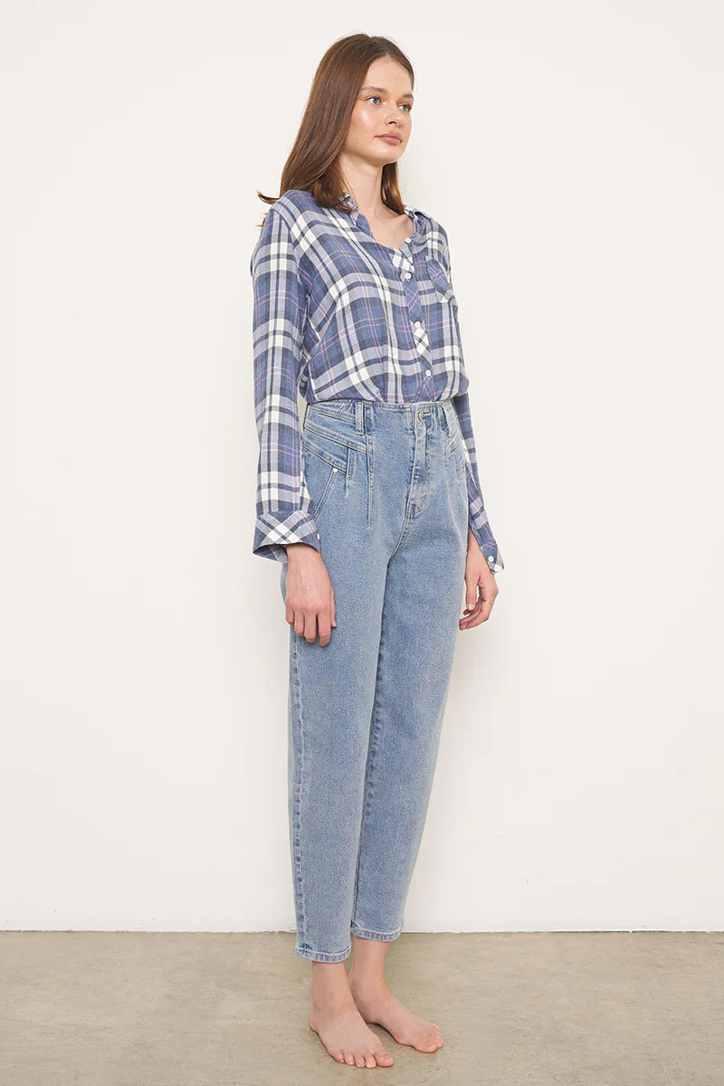 Loose Seamed Tapered Jeans